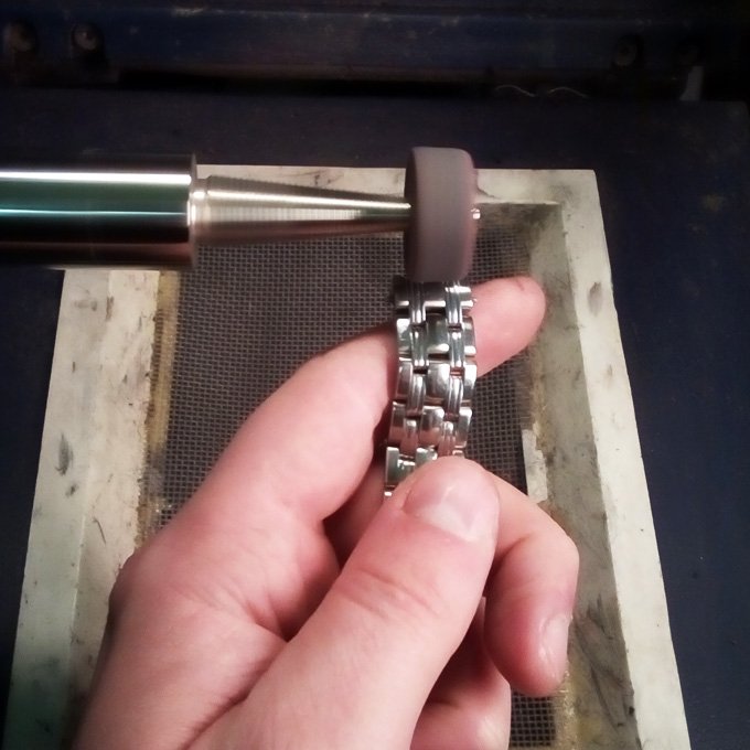 DIY: Watch polishing using a Dremel